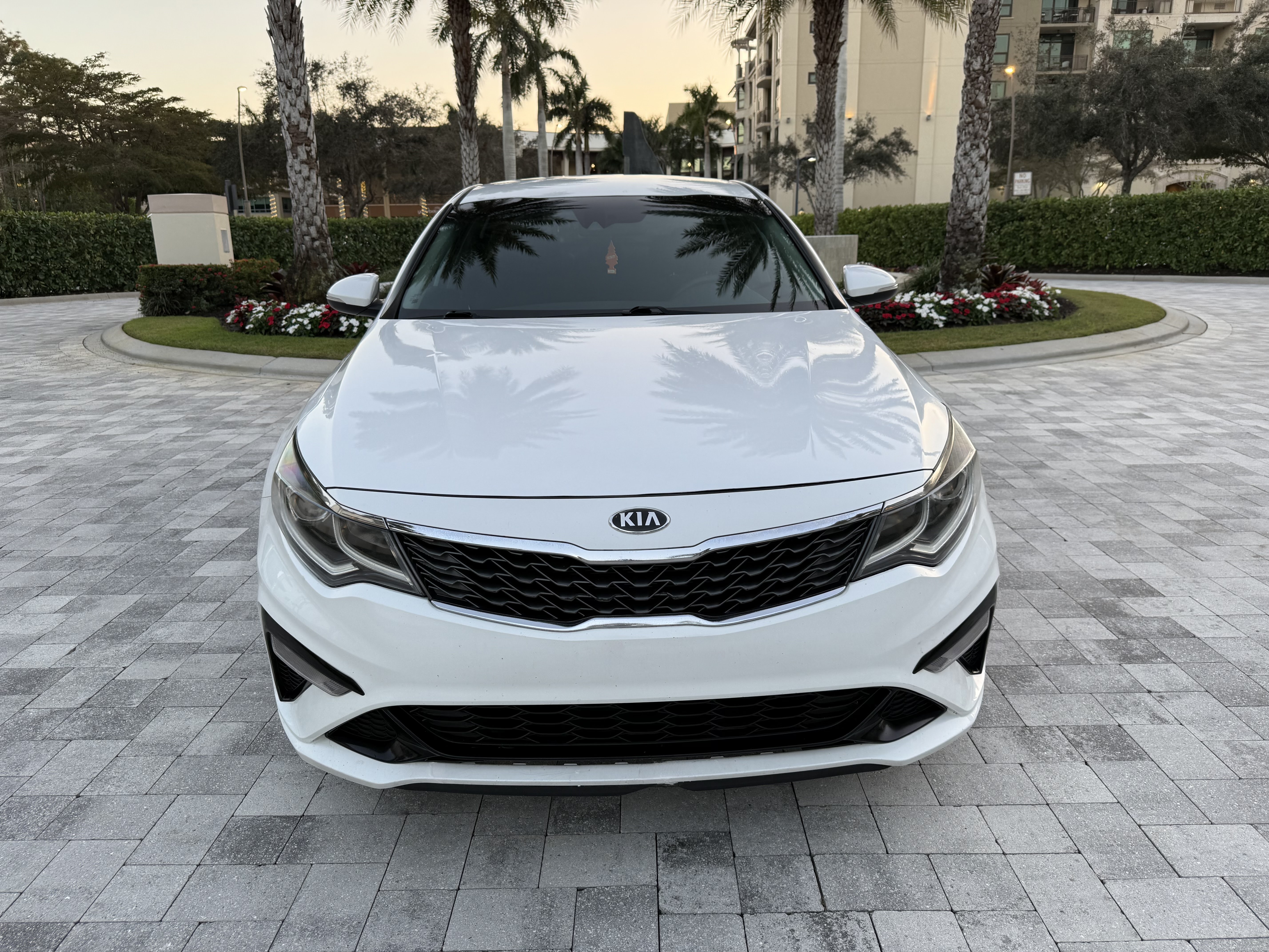 Modern and Smooth Kia Optima Rental for Couples