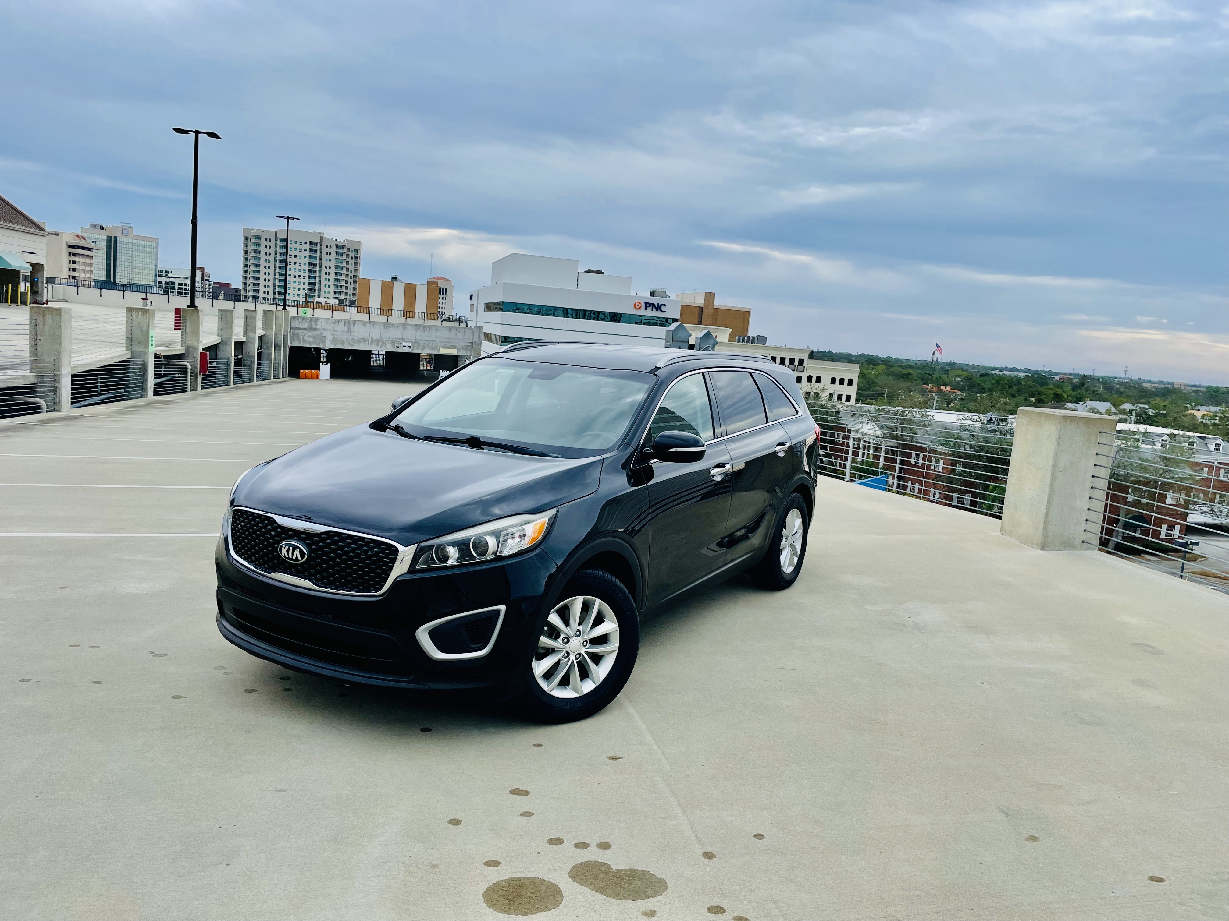 Reliable and Comfortable Kia Sorento for Rent